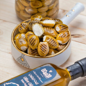 زيتون مشوي محشي لبنه